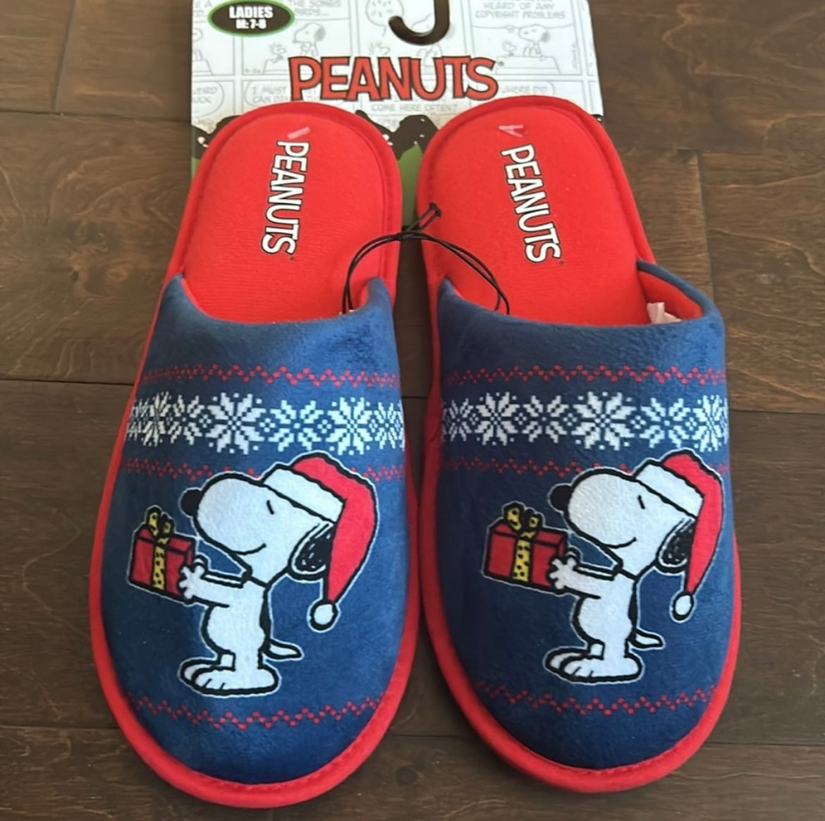 Peanuts Snoopy Womens Christmas Slippers Snowflake New