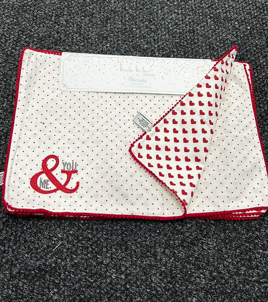 Nicole Miller Placemats set of 4 Love Valentines New Reversible Red Hearts