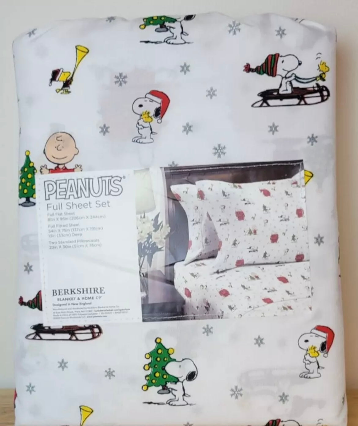 Peanuts Snoopy and Gang Full 4 Pc Sheet Set Christmas Trees Snowflakes NEW