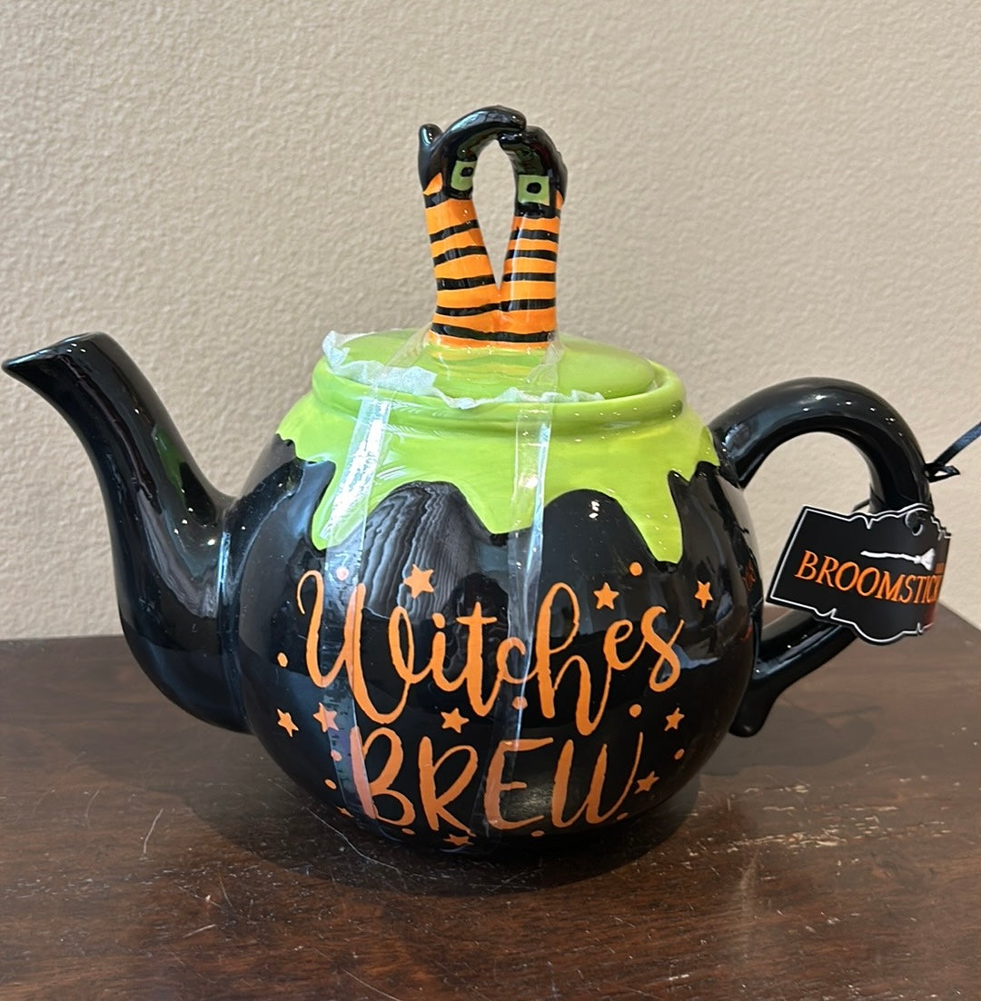 Arlington design Witches Brew Cauldron Halloween Ceramic tea Pot Rare Teapot New