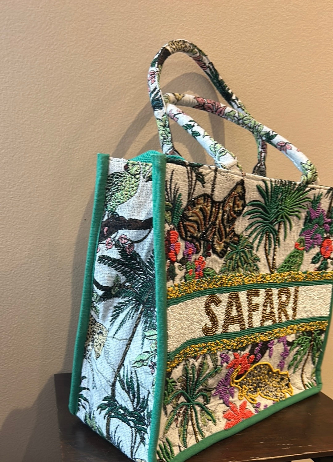 America & Beyond AFRICAN SAFARI EMBELLISHED TOTE Animals Jungle New